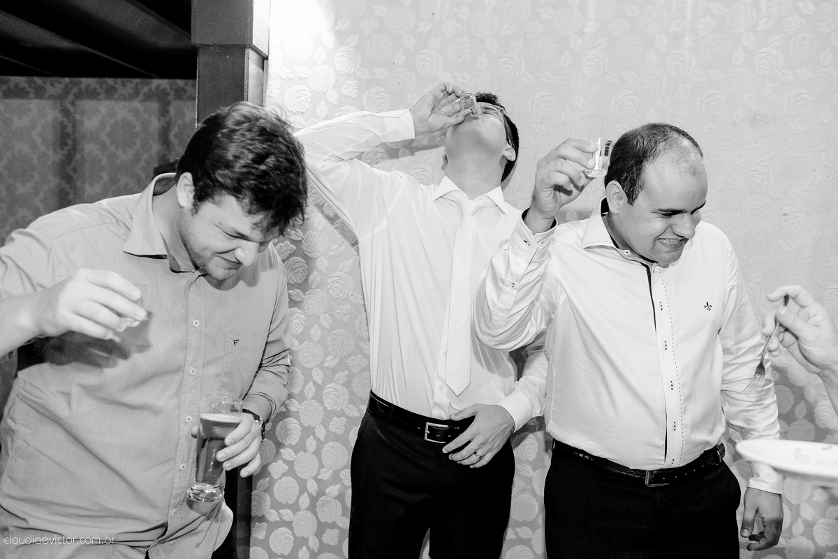 Casamento realizado ao ar livre, a tarde, na cidade de Serra, Manguinhos. Foi lindo, com muita felicidade, sorrisos e alegria, por fotógrafos de casamento em Vila Velha fotógrafos de casamento em Vitória fotógrafos de casamento em Serra Espirito Santo ES