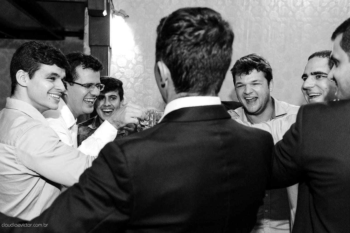 Casamento realizado ao ar livre, a tarde, na cidade de Serra, Manguinhos. Foi lindo, com muita felicidade, sorrisos e alegria, por fotógrafos de casamento em Vila Velha fotógrafos de casamento em Vitória fotógrafos de casamento em Serra Espirito Santo ES