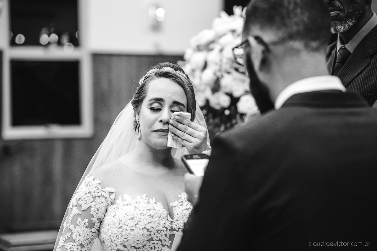 Lindo casamento realizado por fotógrafos de casamento vila velha fotógrafos de casamento vitória 
 igreja batista de laranjeiras serra espirito santo es com noivo noiva fusca making of e vestido de noiva e ensaio externo no parque de diversões e carrossel