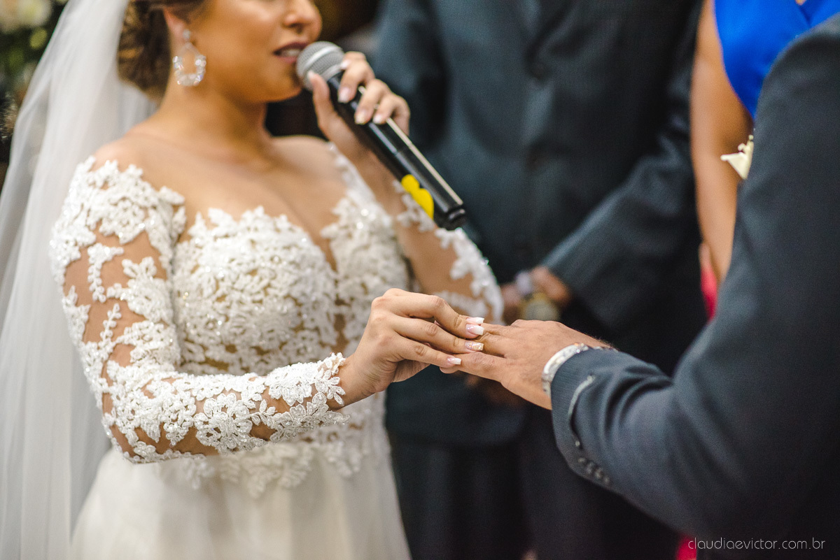 Lindo casamento realizado por fotógrafos de casamento vila velha fotógrafos de casamento vitória 
 igreja batista de laranjeiras serra espirito santo es com noivo noiva fusca making of e vestido de noiva e ensaio externo no parque de diversões e carrossel