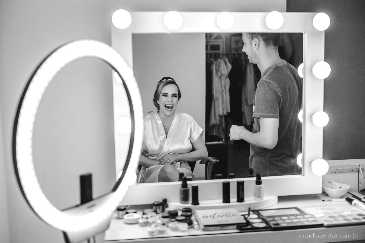 Lindo casamento realizado por fotógrafos de casamento vila velha fotógrafos de casamento vitória 
 igreja batista de laranjeiras serra espirito santo es com noivo noiva fusca making of e vestido de noiva e ensaio externo no parque de diversões e carrossel