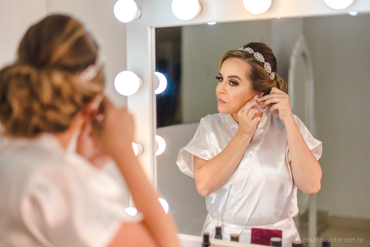 Lindo casamento realizado por fotógrafos de casamento vila velha fotógrafos de casamento vitória 
 igreja batista de laranjeiras serra espirito santo es com noivo noiva fusca making of e vestido de noiva e ensaio externo no parque de diversões e carrossel