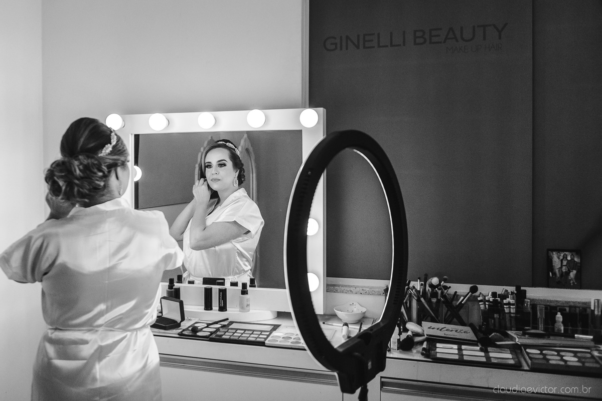 Lindo casamento realizado por fotógrafos de casamento vila velha fotógrafos de casamento vitória 
 igreja batista de laranjeiras serra espirito santo es com noivo noiva fusca making of e vestido de noiva e ensaio externo no parque de diversões e carrossel