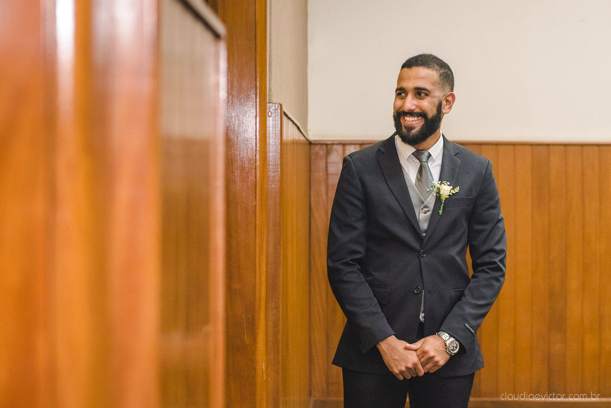 Lindo casamento realizado por fotógrafos de casamento vila velha fotógrafos de casamento vitória 
 igreja batista de laranjeiras serra espirito santo es com noivo noiva fusca making of e vestido de noiva e ensaio externo no parque de diversões e carrossel