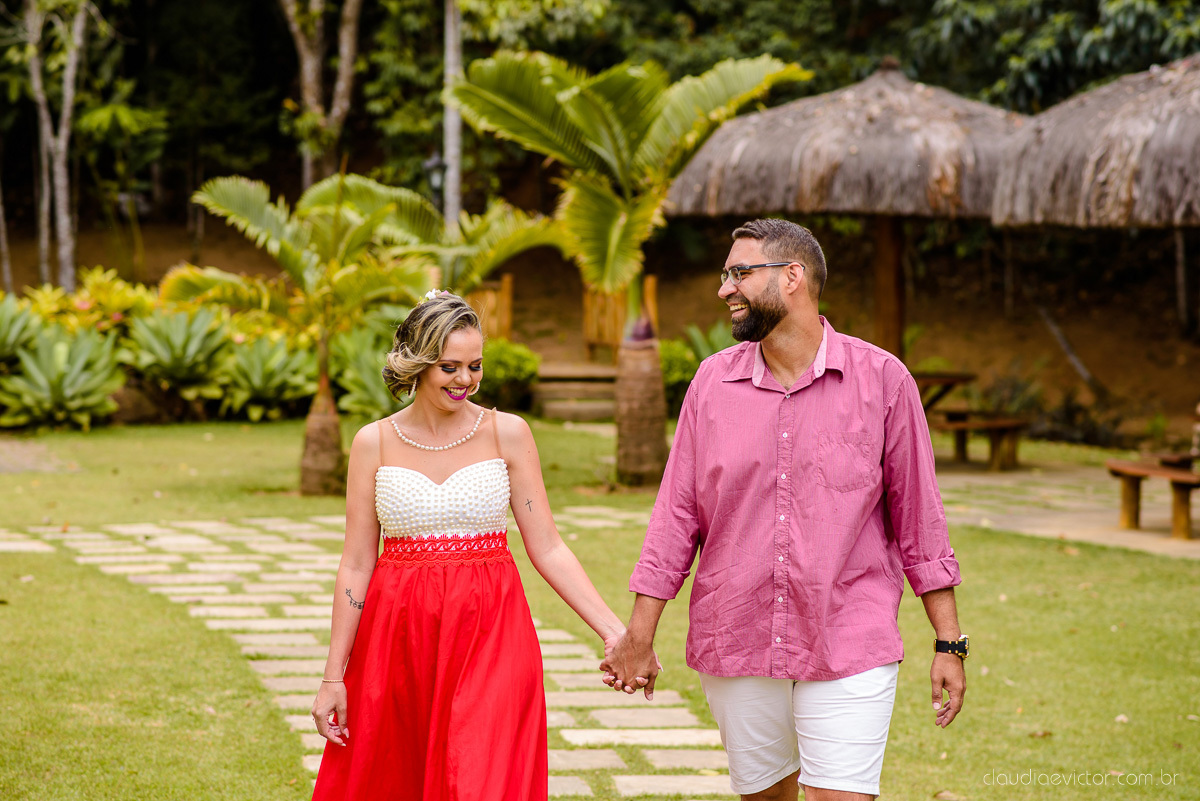 Lindo ensaio namoro pre wedding realizado em santa teresa feito por fotógrafos de casamento de vila velha fotógrafos de casamento de vitória fotógrafos de casamento de serra espirito santo es com noivo noiva e paisagem do interior e por do sol