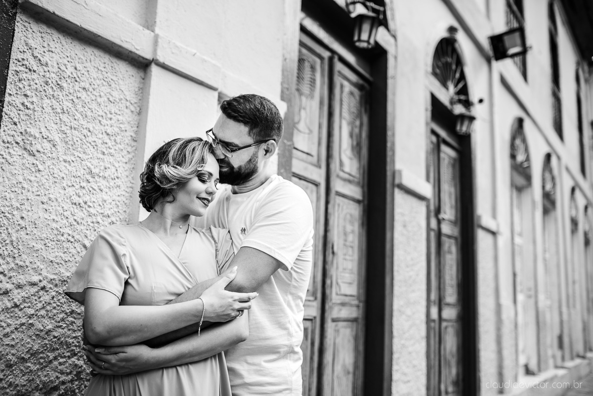 Lindo ensaio namoro pre wedding realizado em santa teresa feito por fotógrafos de casamento de vila velha fotógrafos de casamento de vitória fotógrafos de casamento de serra espirito santo es com noivo noiva e paisagem do interior e por do sol