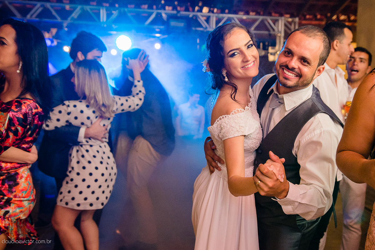 book, bride, casamento, ensaio, es, externa, fotografo, fotografo de casamento, fotografo de casamento espirito santo, fotografo de casamento Serra fotografo de casamento vila velha, fotografo de casamento vitoria fotos criativas de casamento