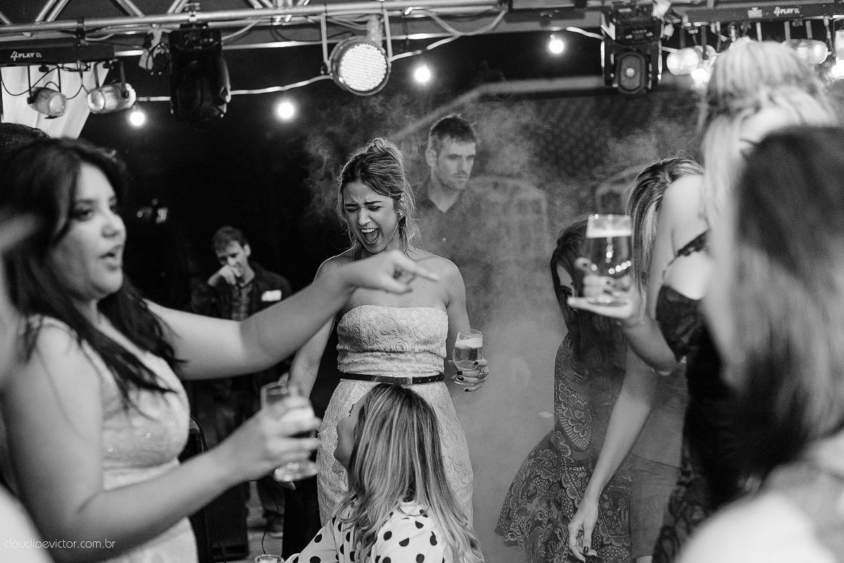 book, bride, casamento, ensaio, es, externa, fotografo, fotografo de casamento, fotografo de casamento espirito santo, fotografo de casamento Serra fotografo de casamento vila velha, fotografo de casamento vitoria fotos criativas de casamento