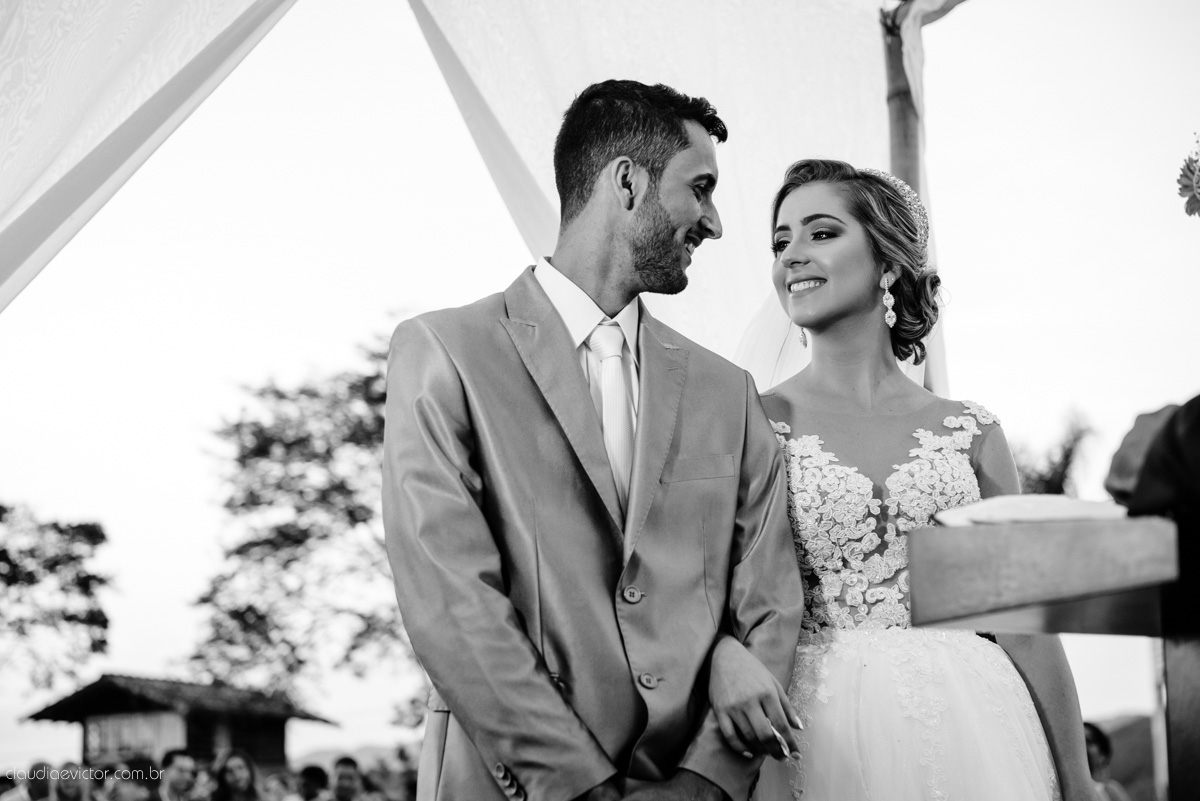 Lindo casamento ao ar livre realizado em um sítio em Guarapari, Espírito Santo por fotógrafos de casamento de Vila Velha fotógrafos de casamento de Vitória fotógrafos de casamento de Serra ES