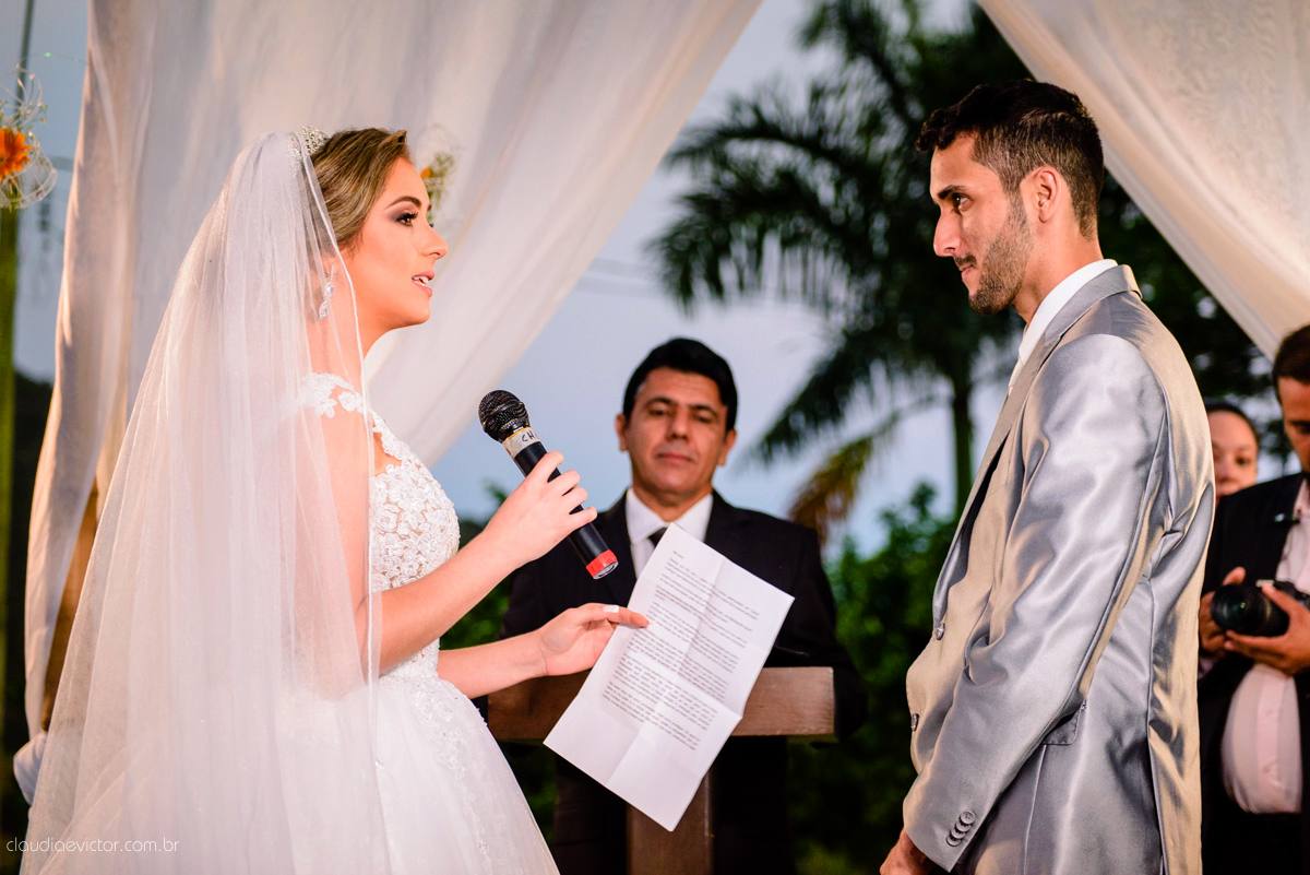 Lindo casamento ao ar livre realizado em um sítio em Guarapari, Espírito Santo por fotógrafos de casamento de Vila Velha fotógrafos de casamento de Vitória fotógrafos de casamento de Serra ES