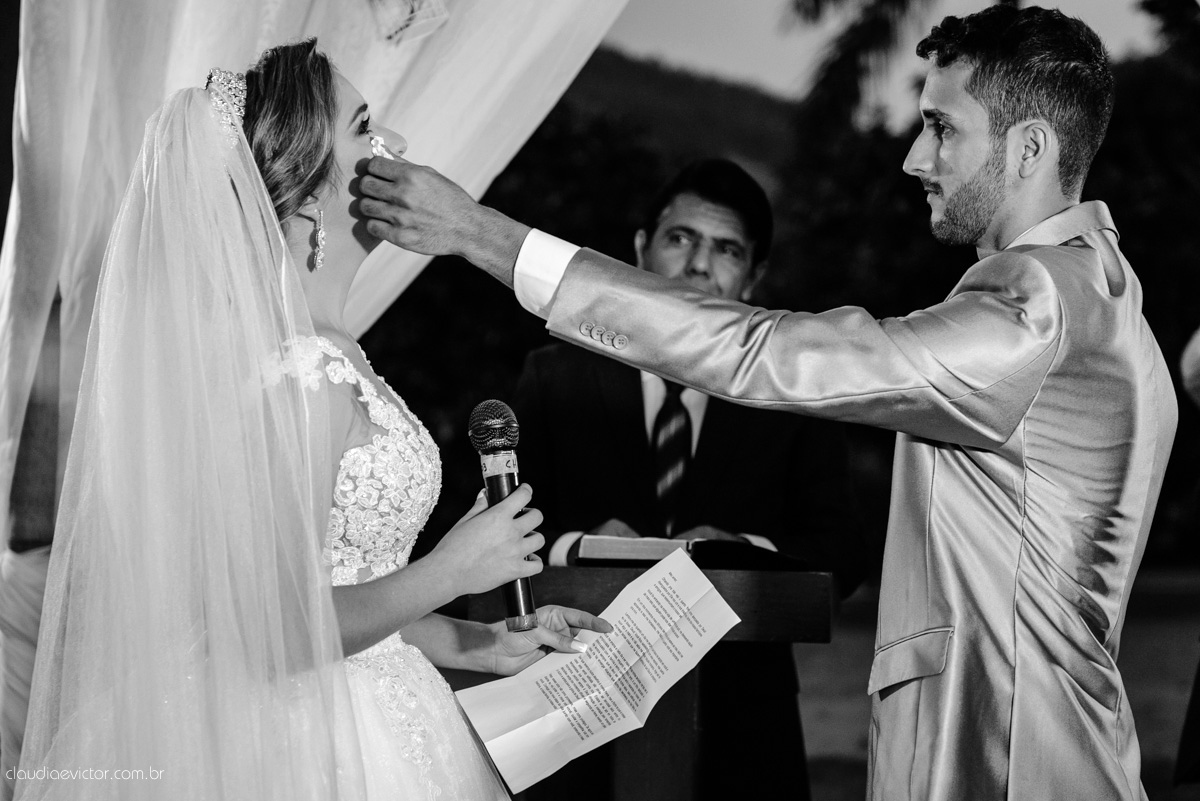 Lindo casamento ao ar livre realizado em um sítio em Guarapari, Espírito Santo por fotógrafos de casamento de Vila Velha fotógrafos de casamento de Vitória fotógrafos de casamento de Serra ES
