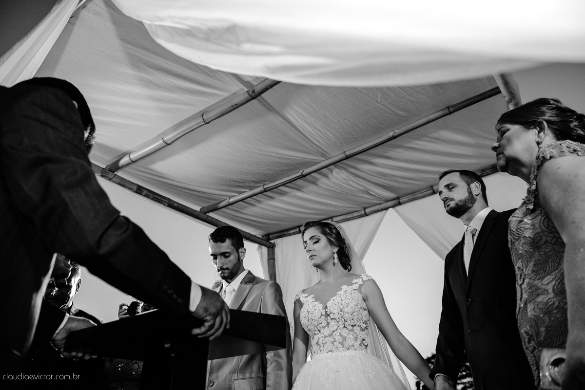 Lindo casamento ao ar livre realizado em um sítio em Guarapari, Espírito Santo por fotógrafos de casamento de Vila Velha fotógrafos de casamento de Vitória fotógrafos de casamento de Serra ES