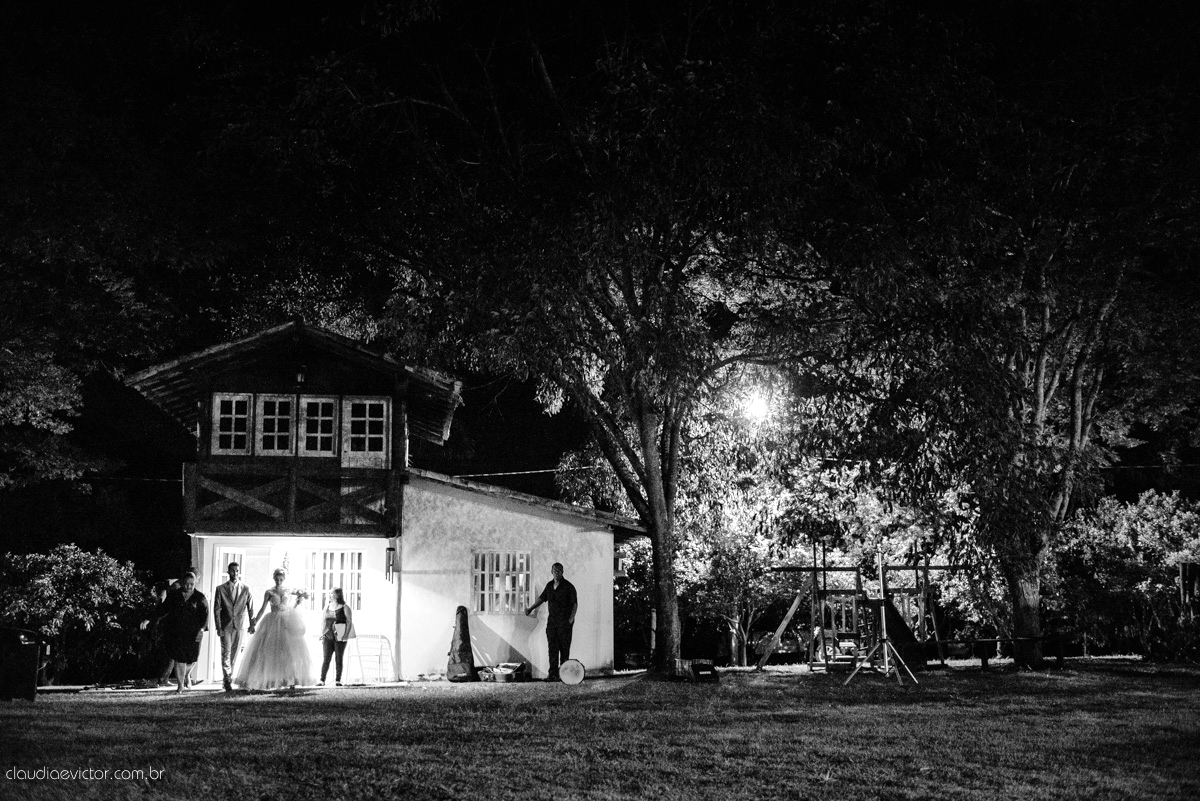 Lindo casamento ao ar livre realizado em um sítio em Guarapari, Espírito Santo por fotógrafos de casamento de Vila Velha fotógrafos de casamento de Vitória fotógrafos de casamento de Serra ES