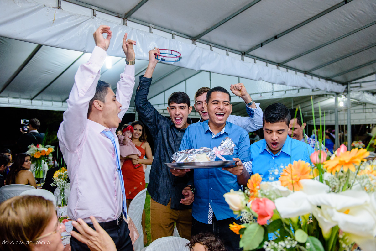Lindo casamento ao ar livre realizado em um sítio em Guarapari, Espírito Santo por fotógrafos de casamento de Vila Velha fotógrafos de casamento de Vitória fotógrafos de casamento de Serra ES