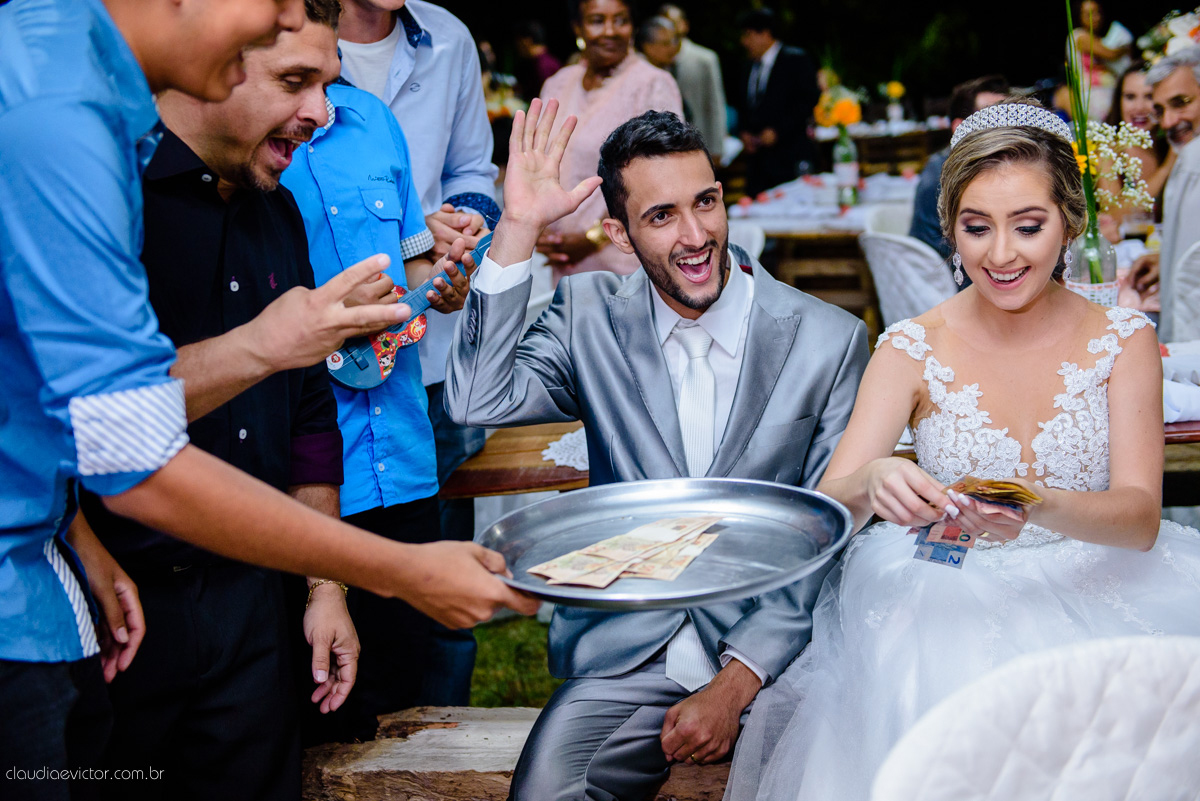 Lindo casamento ao ar livre realizado em um sítio em Guarapari, Espírito Santo por fotógrafos de casamento de Vila Velha fotógrafos de casamento de Vitória fotógrafos de casamento de Serra ES