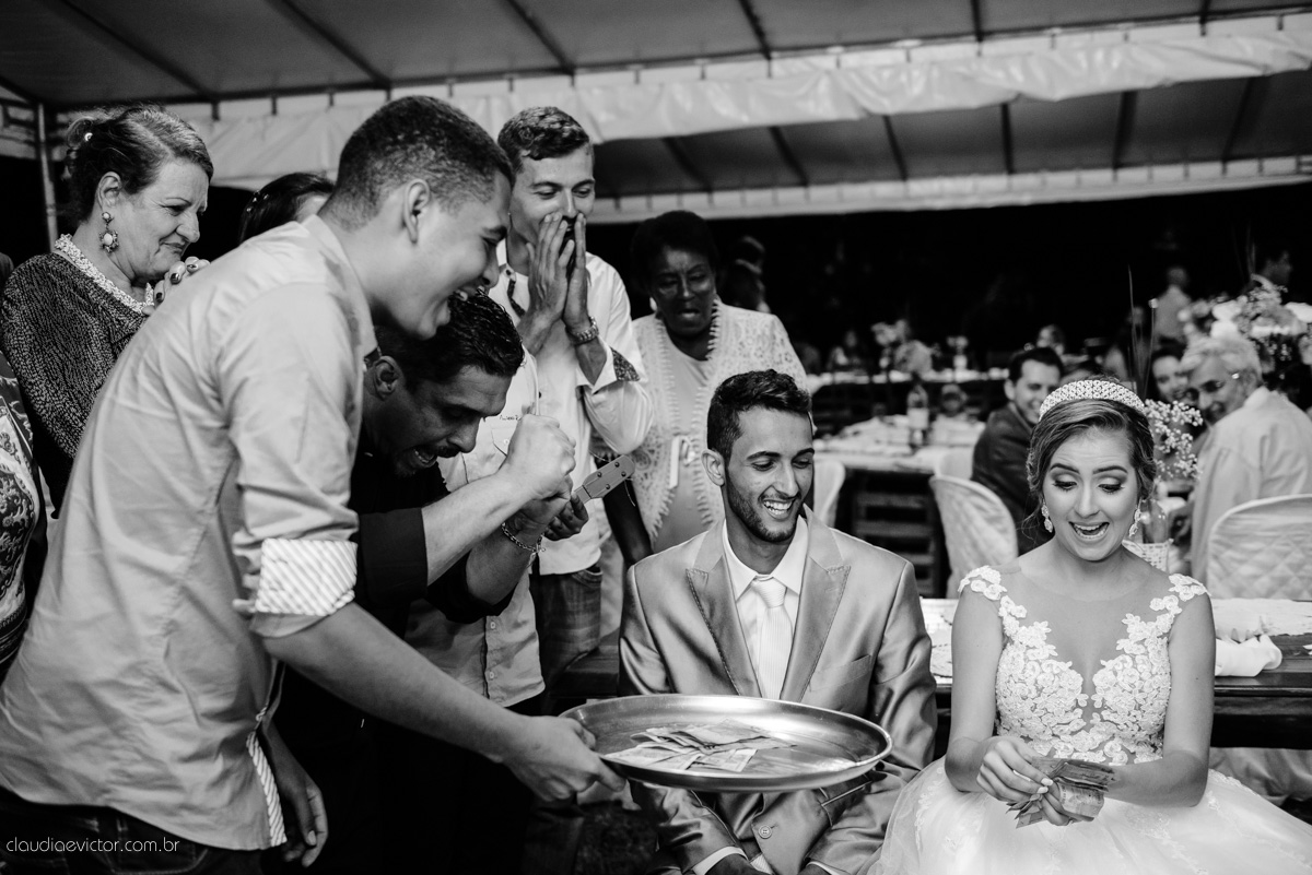 Lindo casamento ao ar livre realizado em um sítio em Guarapari, Espírito Santo por fotógrafos de casamento de Vila Velha fotógrafos de casamento de Vitória fotógrafos de casamento de Serra ES