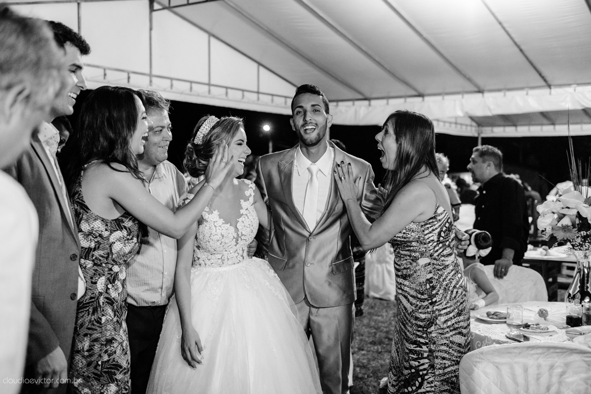 Lindo casamento ao ar livre realizado em um sítio em Guarapari, Espírito Santo por fotógrafos de casamento de Vila Velha fotógrafos de casamento de Vitória fotógrafos de casamento de Serra ES