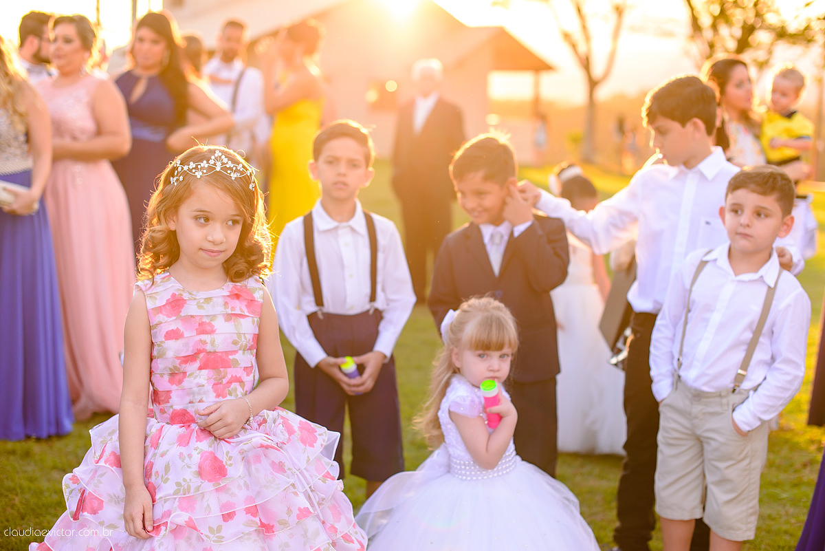 Lindo casamento ao ar livre realizado em um sítio em Guarapari, Espírito Santo por fotógrafos de casamento de Vila Velha fotógrafos de casamento de Vitória fotógrafos de casamento de Serra ES