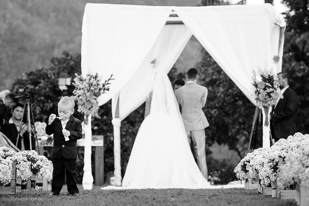 Lindo casamento ao ar livre realizado em um sítio em Guarapari, Espírito Santo por fotógrafos de casamento de Vila Velha fotógrafos de casamento de Vitória fotógrafos de casamento de Serra ES