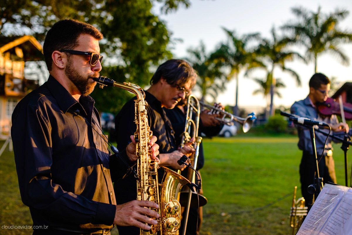 Lindo casamento ao ar livre realizado em um sítio em Guarapari, Espírito Santo por fotógrafos de casamento de Vila Velha fotógrafos de casamento de Vitória fotógrafos de casamento de Serra ES