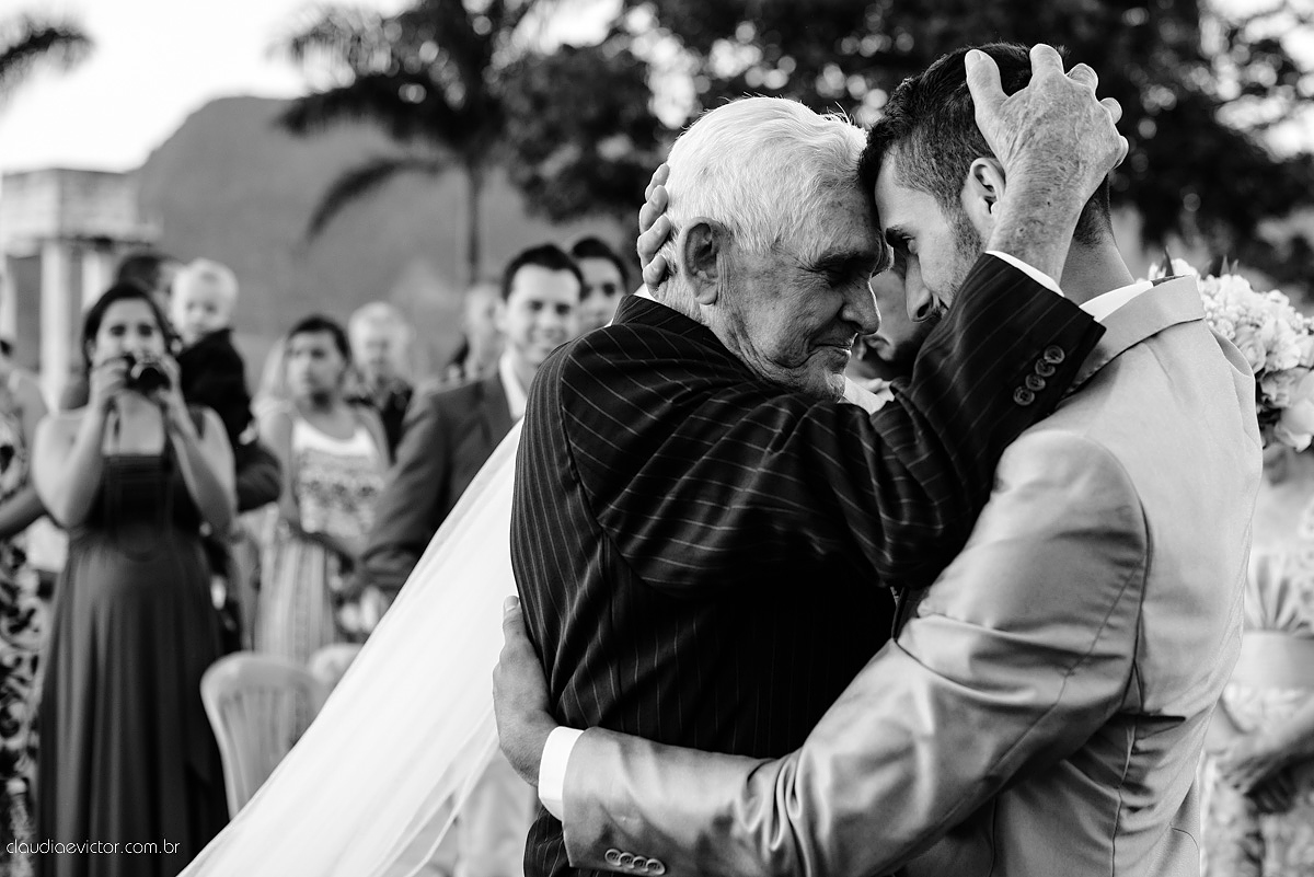 Lindo casamento ao ar livre realizado em um sítio em Guarapari, Espírito Santo por fotógrafos de casamento de Vila Velha fotógrafos de casamento de Vitória fotógrafos de casamento de Serra ES
