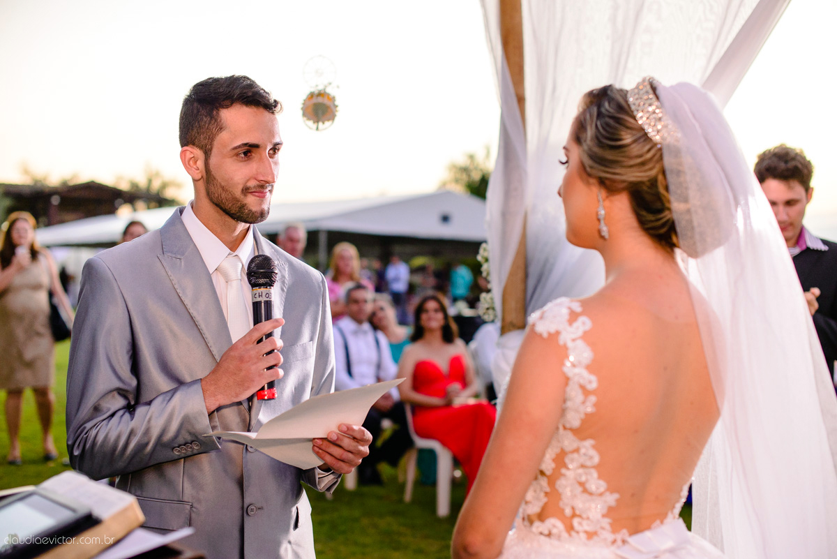 Lindo casamento ao ar livre realizado em um sítio em Guarapari, Espírito Santo por fotógrafos de casamento de Vila Velha fotógrafos de casamento de Vitória fotógrafos de casamento de Serra ES