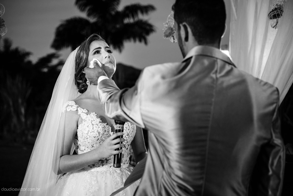 Lindo casamento ao ar livre realizado em um sítio em Guarapari, Espírito Santo por fotógrafos de casamento de Vila Velha fotógrafos de casamento de Vitória fotógrafos de casamento de Serra ES