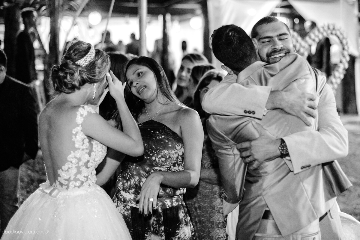 Lindo casamento ao ar livre realizado em um sítio em Guarapari, Espírito Santo por fotógrafos de casamento de Vila Velha fotógrafos de casamento de Vitória fotógrafos de casamento de Serra ES