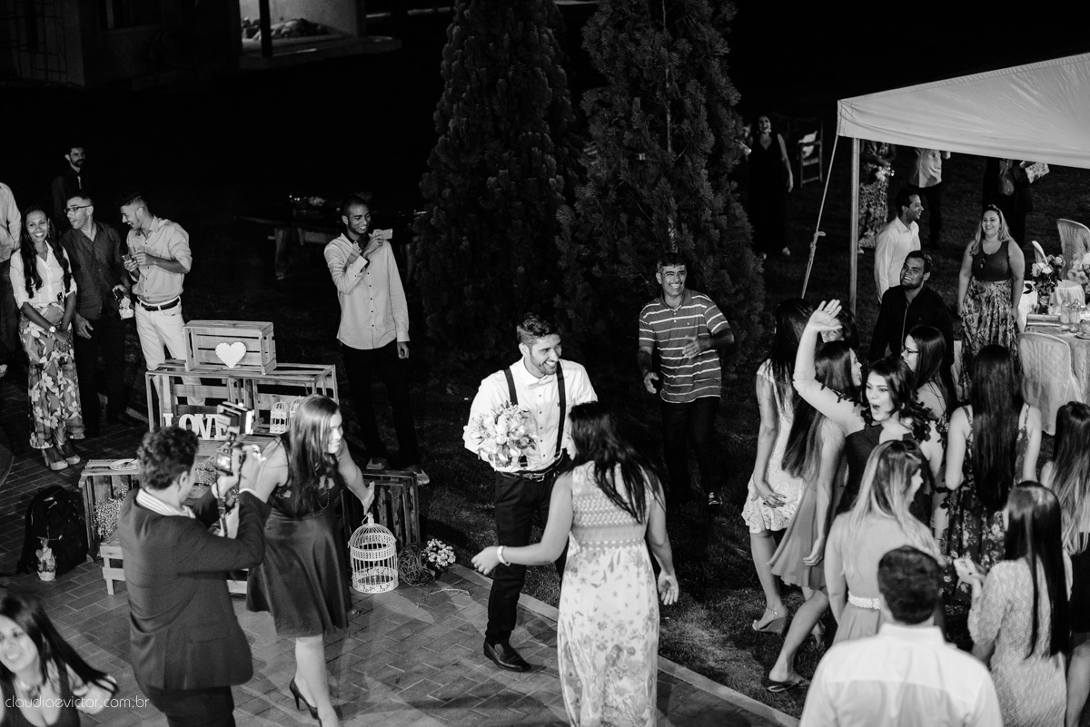 Lindo casamento ao ar livre realizado em um sítio em Guarapari, Espírito Santo por fotógrafos de casamento de Vila Velha fotógrafos de casamento de Vitória fotógrafos de casamento de Serra ES