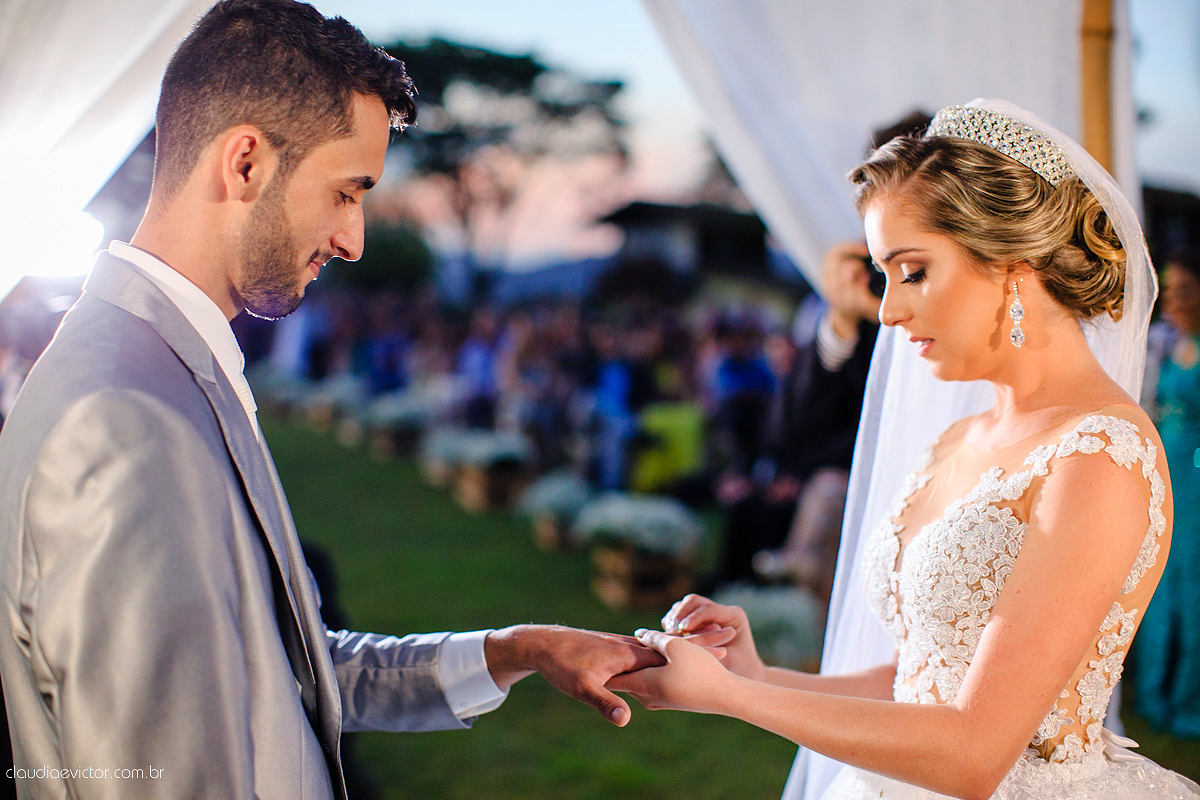 Lindo casamento ao ar livre realizado em um sítio em Guarapari, Espírito Santo por fotógrafos de casamento de Vila Velha fotógrafos de casamento de Vitória fotógrafos de casamento de Serra ES