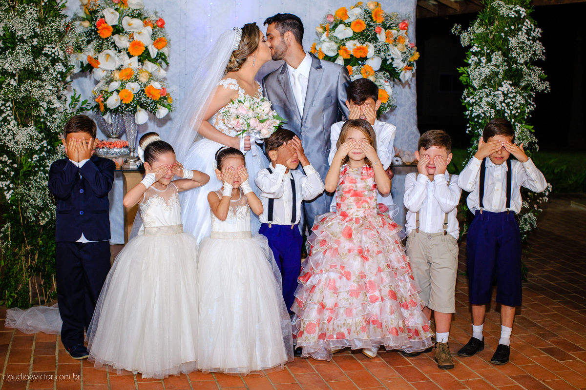 Lindo casamento ao ar livre realizado em um sítio em Guarapari, Espírito Santo por fotógrafos de casamento de Vila Velha fotógrafos de casamento de Vitória fotógrafos de casamento de Serra ES