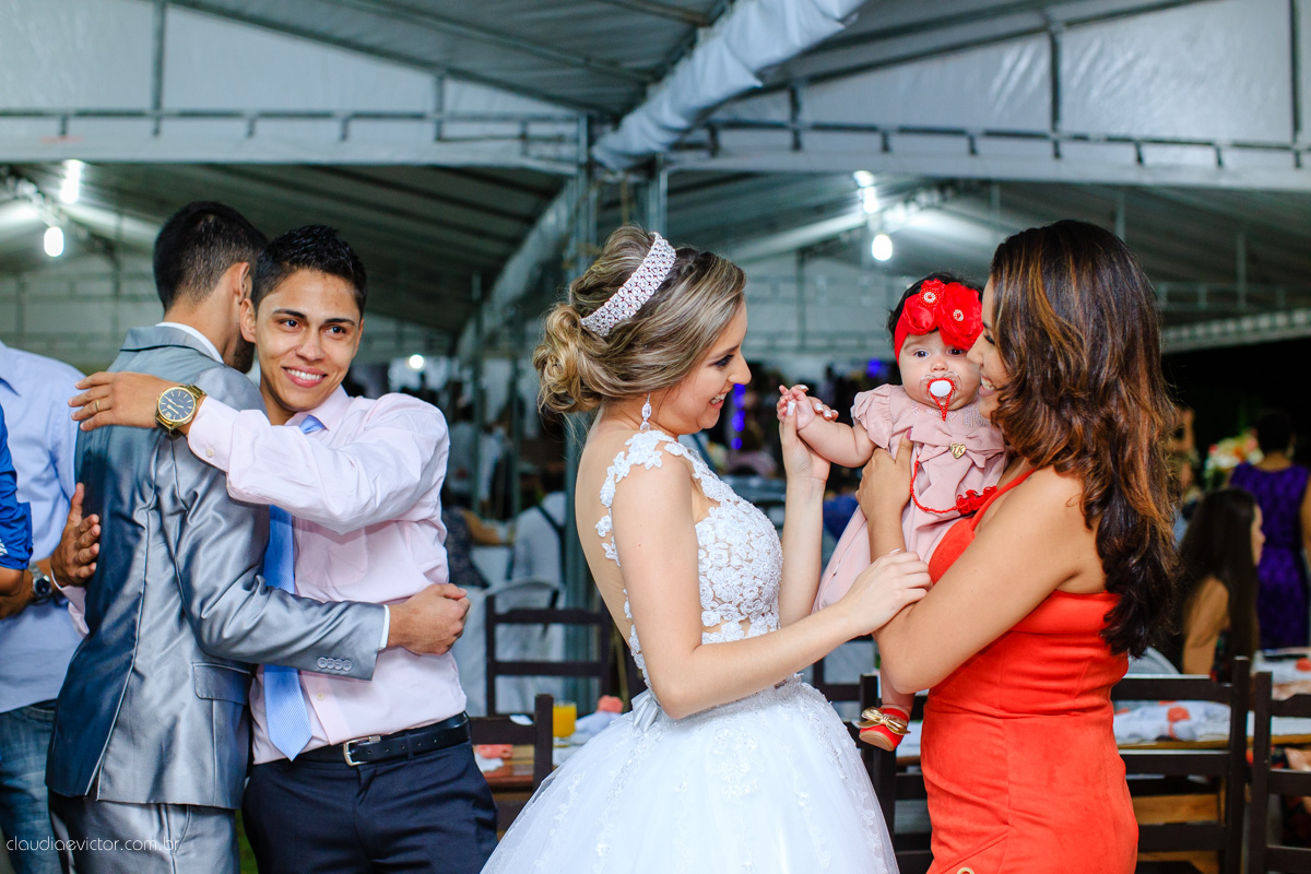 Lindo casamento ao ar livre realizado em um sítio em Guarapari, Espírito Santo por fotógrafos de casamento de Vila Velha fotógrafos de casamento de Vitória fotógrafos de casamento de Serra ES