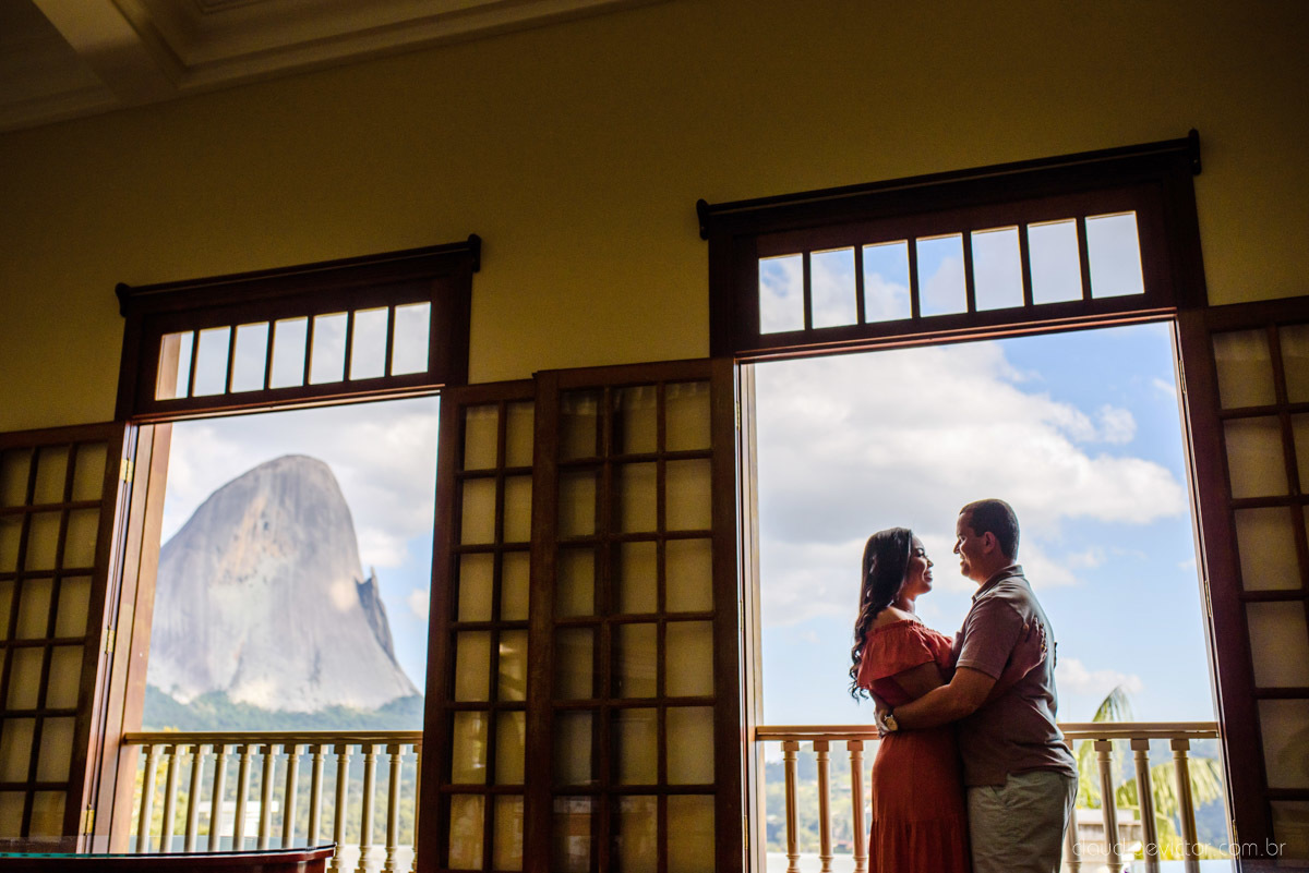 Fotografo de casamento em vitoria fotografo de casamento em serra 
 Ensaio namoro Pre wedding feito por fotógrafos de casamento em vila velha e fotógrafos de casamento em Vitória no aroso paço hotel com noivo noiva e pedra azul com por do sol