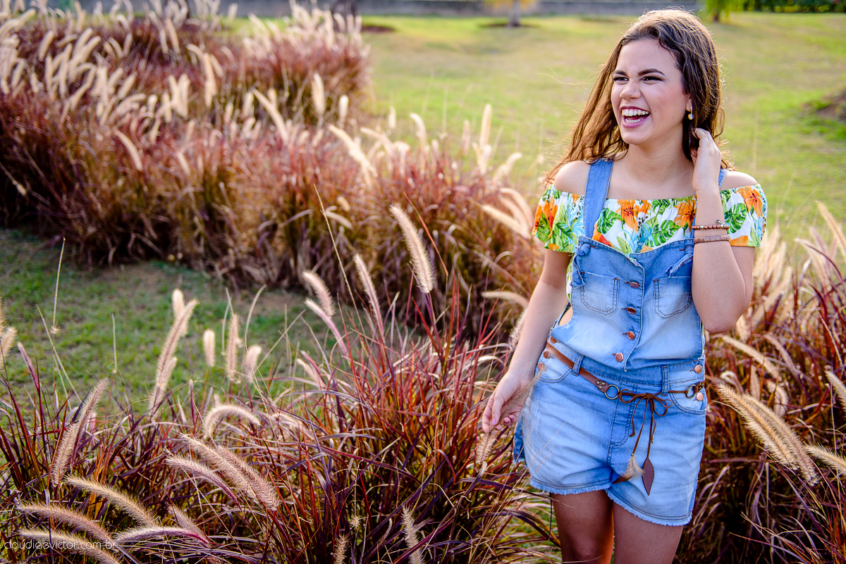 Lindo ensaio de 15 anos com belas paisagens no Parque da Cebola Vitória, feito por fotógrafos de casamento de Vila Velha fotógrafos de casamento de Vitória fotógrafos de casamento de Serra Espirito Santo ES