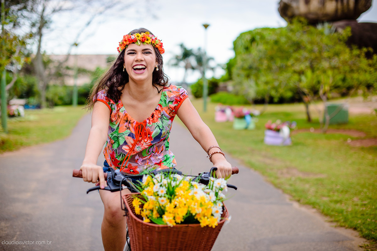 Lindo ensaio de 15 anos com belas paisagens no Parque da Cebola Vitória, feito por fotógrafos de casamento de Vila Velha fotógrafos de casamento de Vitória fotógrafos de casamento de Serra Espirito Santo ES