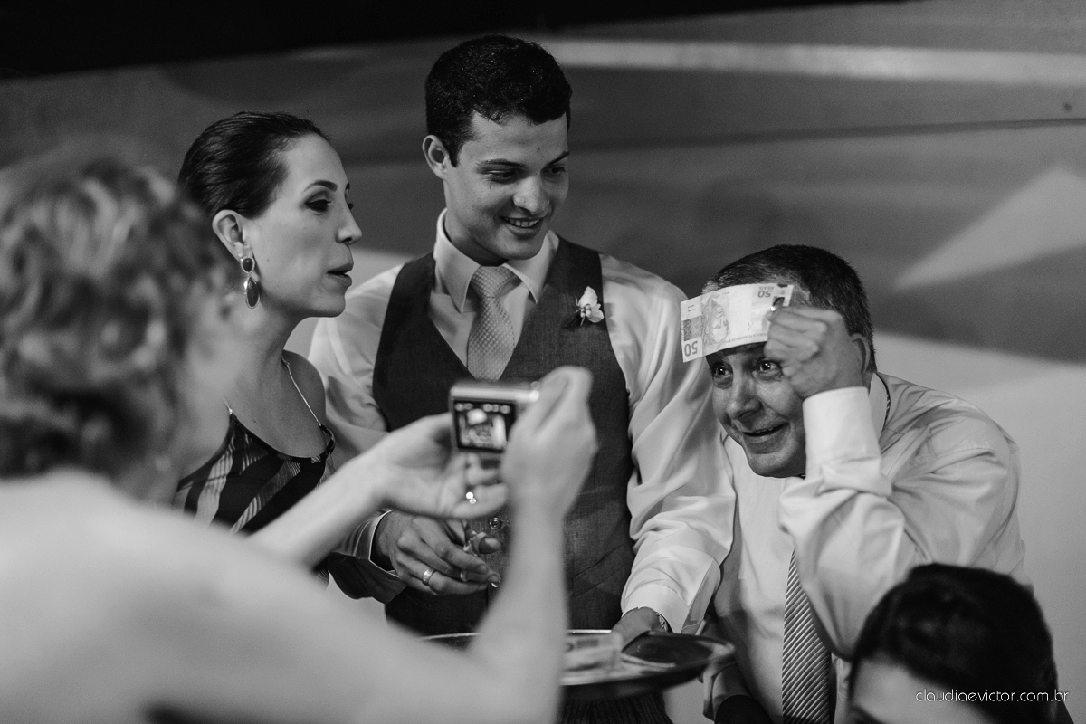 book, bride, casamento, ensaio, es, externa, fotografo, fotografo de casamento, fotografo de casamento espirito santo, fotografo de casamento Serra fotografo de casamento vila velha, fotografo de casamento vitoria fotos criativas de casamento