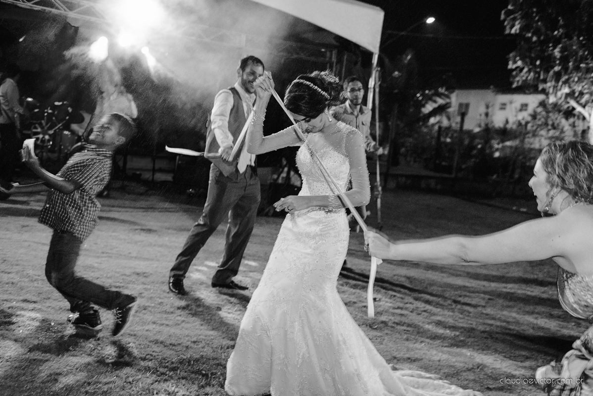 book, bride, casamento, ensaio, es, externa, fotografo, fotografo de casamento, fotografo de casamento espirito santo, fotografo de casamento Serra fotografo de casamento vila velha, fotografo de casamento vitoria fotos criativas de casamento