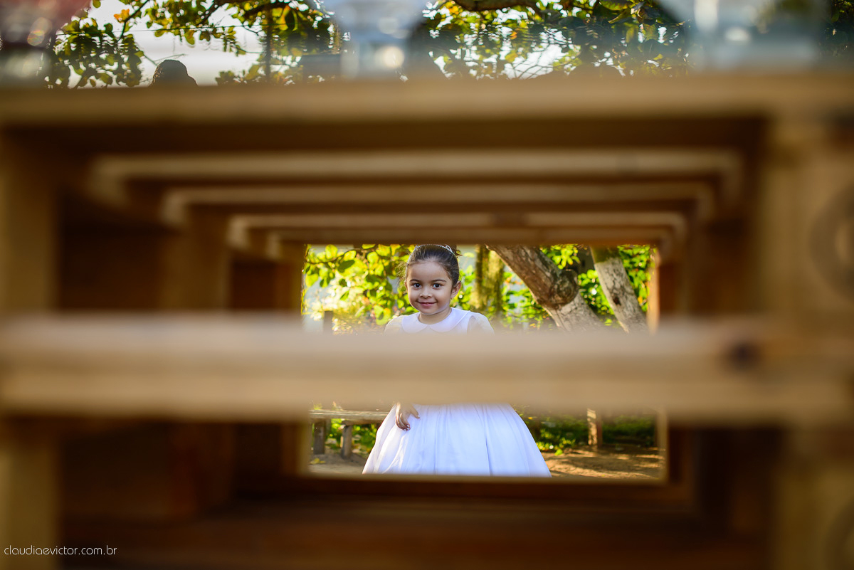 casamento no sitio durante o dia e com um lindo por do sol realizado por fotógrafos de casamento de Vila Velha fotógrafos de casamento de Vitória fotógrafos de casamento de Serra ES. Cerimonia emocionante casamento perfeito e feliz com amigos.