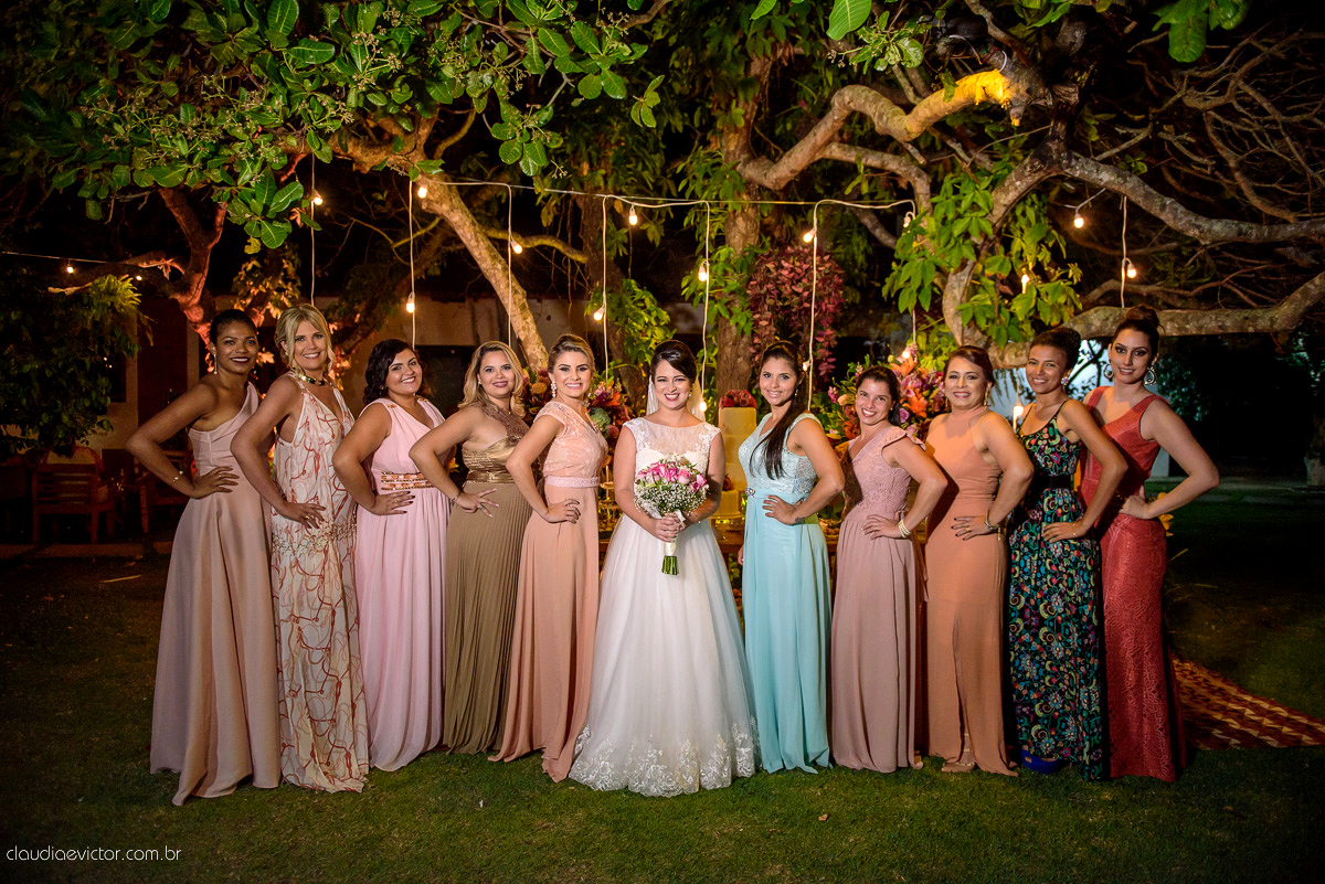 casamento no sitio durante o dia e com um lindo por do sol realizado por fotógrafos de casamento de Vila Velha fotógrafos de casamento de Vitória fotógrafos de casamento de Serra ES. Cerimonia emocionante casamento perfeito e feliz com amigos.