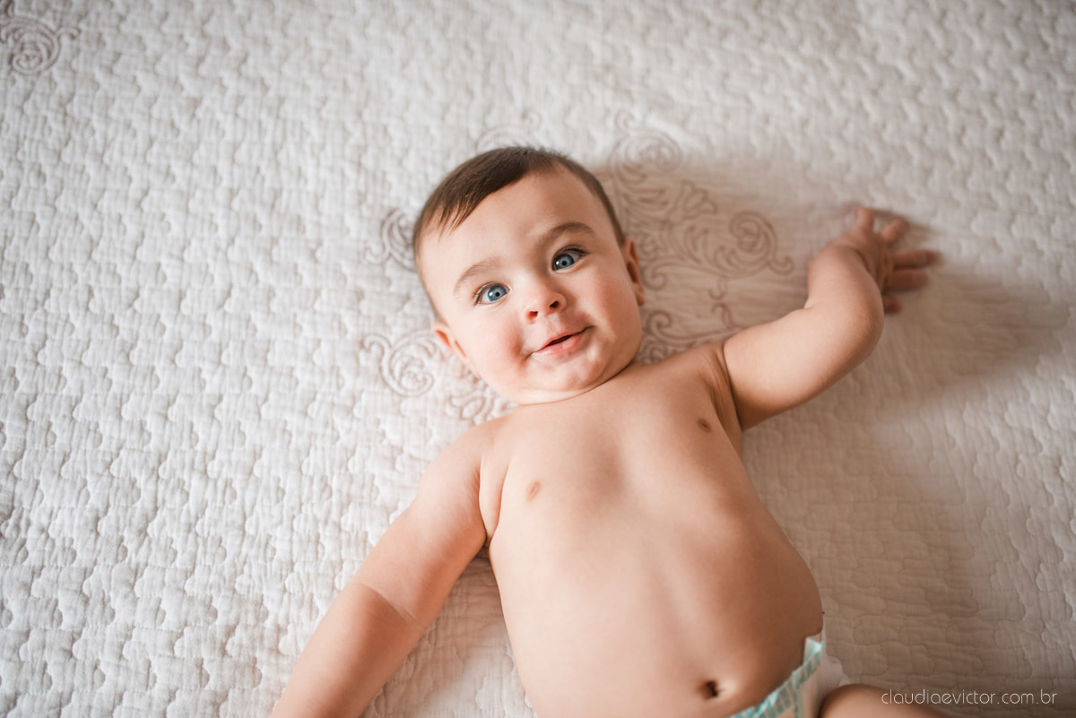 Lindo ensaio infantil lifestyle feito em casa na serra por fotógrafos de casamento em vila velha fotógrafos de casamento em vitória espirito santo es com familia, filhos, cachorro e pais mães e filhos