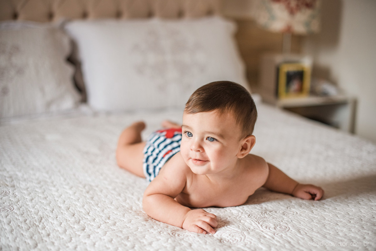 Lindo ensaio infantil lifestyle feito em casa na serra por fotógrafos de casamento em vila velha fotógrafos de casamento em vitória espirito santo es com familia, filhos, cachorro e pais mães e filhos