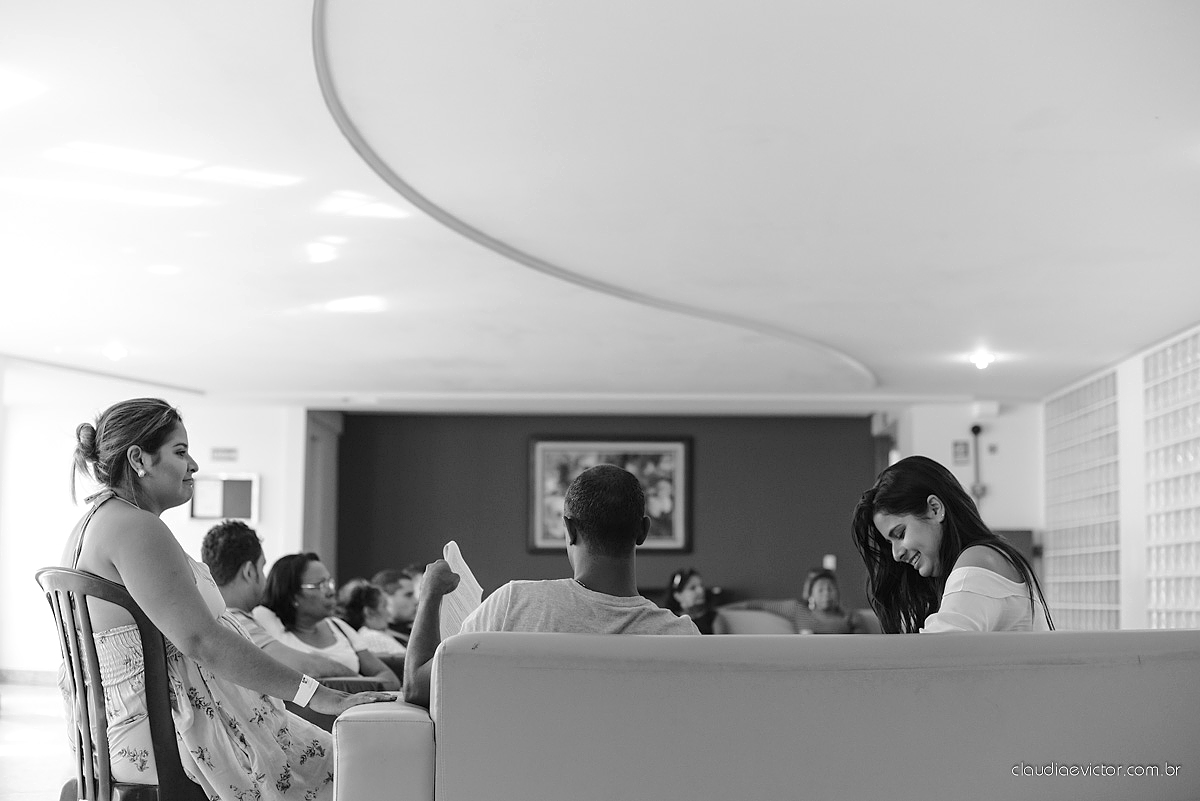 Fotografia de nascimento feita por fotógrafos de casamento de Vila Velha  fotógrafos de casamento de Vitória fotógrafos de casamento de Serra Espírito Santo ES. Fotos emocionantes de parto