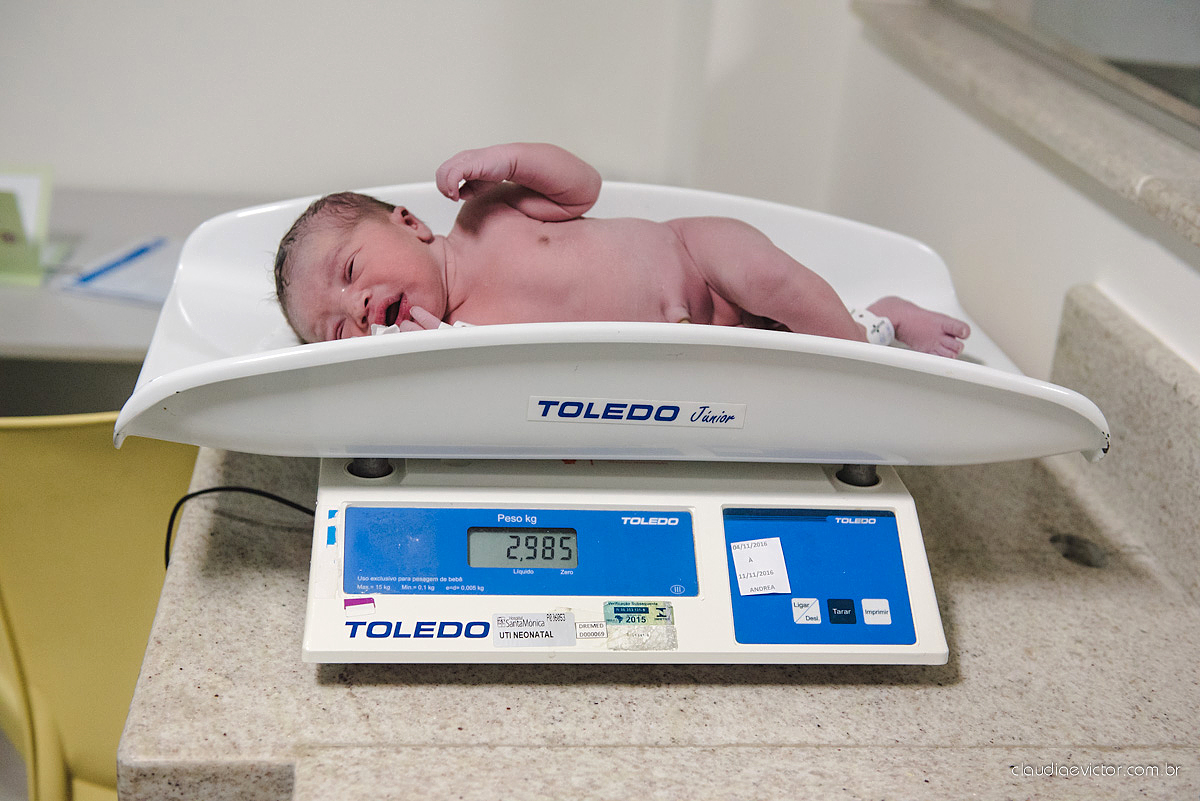Fotografia de nascimento feita por fotógrafos de casamento de Vila Velha  fotógrafos de casamento de Vitória fotógrafos de casamento de Serra Espírito Santo ES. Fotos emocionantes de parto
