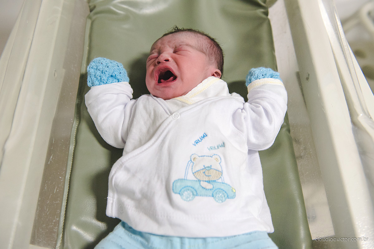 Fotografia de nascimento feita por fotógrafos de casamento de Vila Velha  fotógrafos de casamento de Vitória fotógrafos de casamento de Serra Espírito Santo ES. Fotos emocionantes de parto