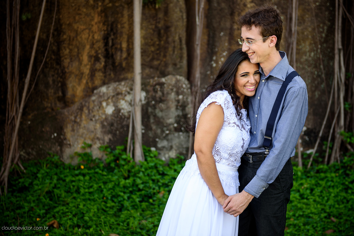 Ensaio realizado por fotógrafos de casamento de Vila velha fotógrafos de casamento de Vitória fotógrafos de casamento de Serra Espirito Santo ES com um lindo casal apaixonado e com belas paisagens e por do sol