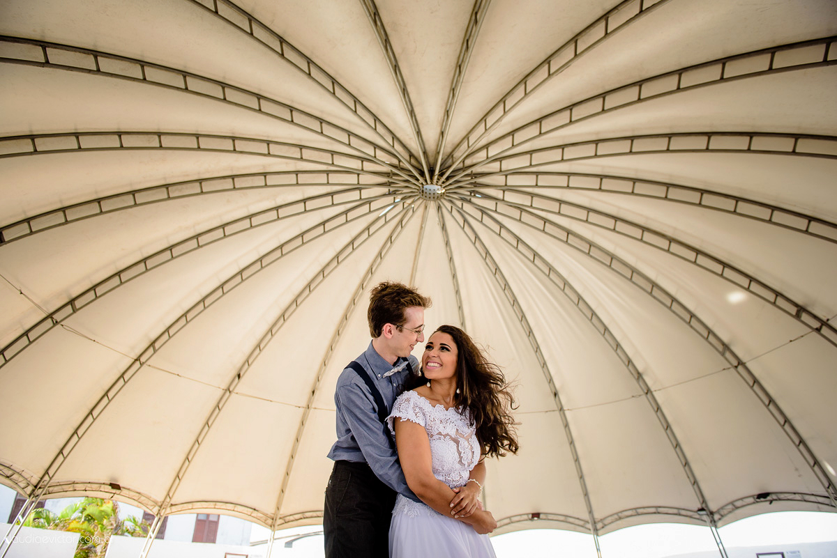 Ensaio realizado por fotógrafos de casamento de Vila velha fotógrafos de casamento de Vitória fotógrafos de casamento de Serra Espirito Santo ES com um lindo casal apaixonado e com belas paisagens e por do sol