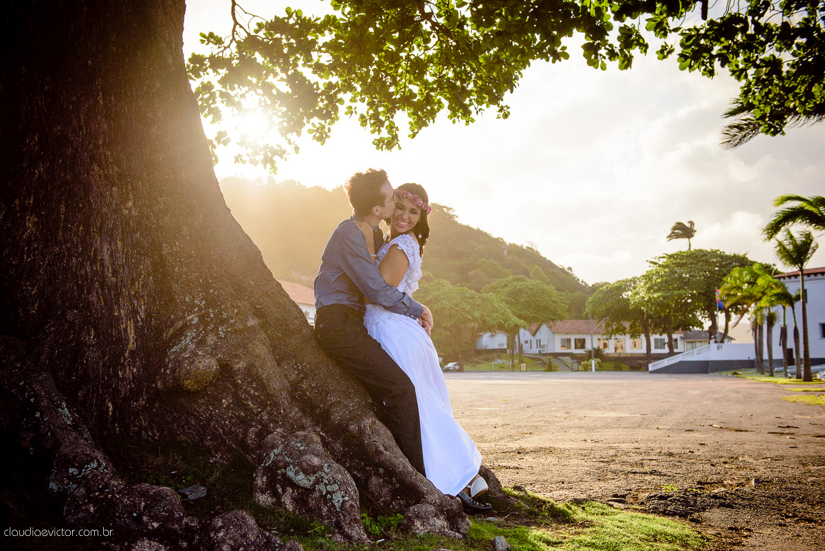 Ensaio realizado por fotógrafos de casamento de Vila velha fotógrafos de casamento de Vitória fotógrafos de casamento de Serra Espirito Santo ES com um lindo casal apaixonado e com belas paisagens e por do sol
