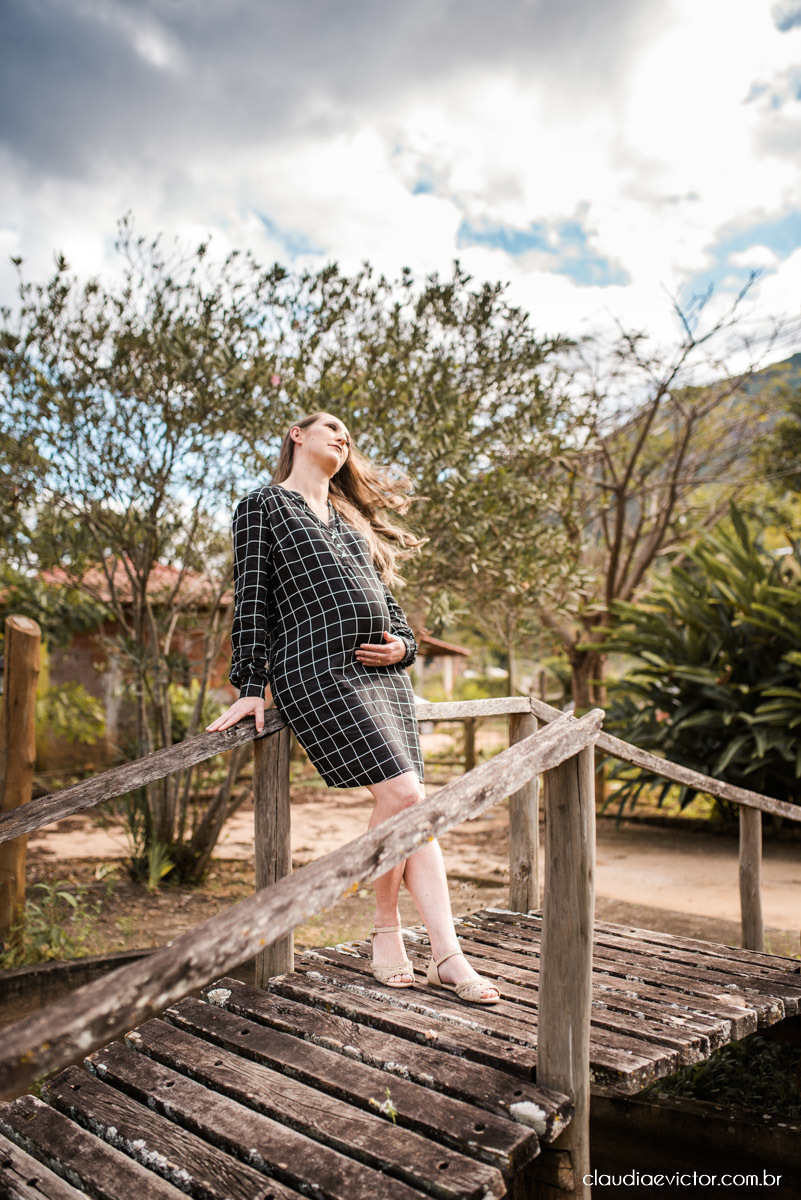 Lindo ensaio de gestante grávida feito em Ibatiba na chácara 3g feito por fotógrafos de casamento em vila velha fotógrafos de casamento em vitória fotógrafos de casamento em serra espirito santo es com por do sol e sitio fotos de familia