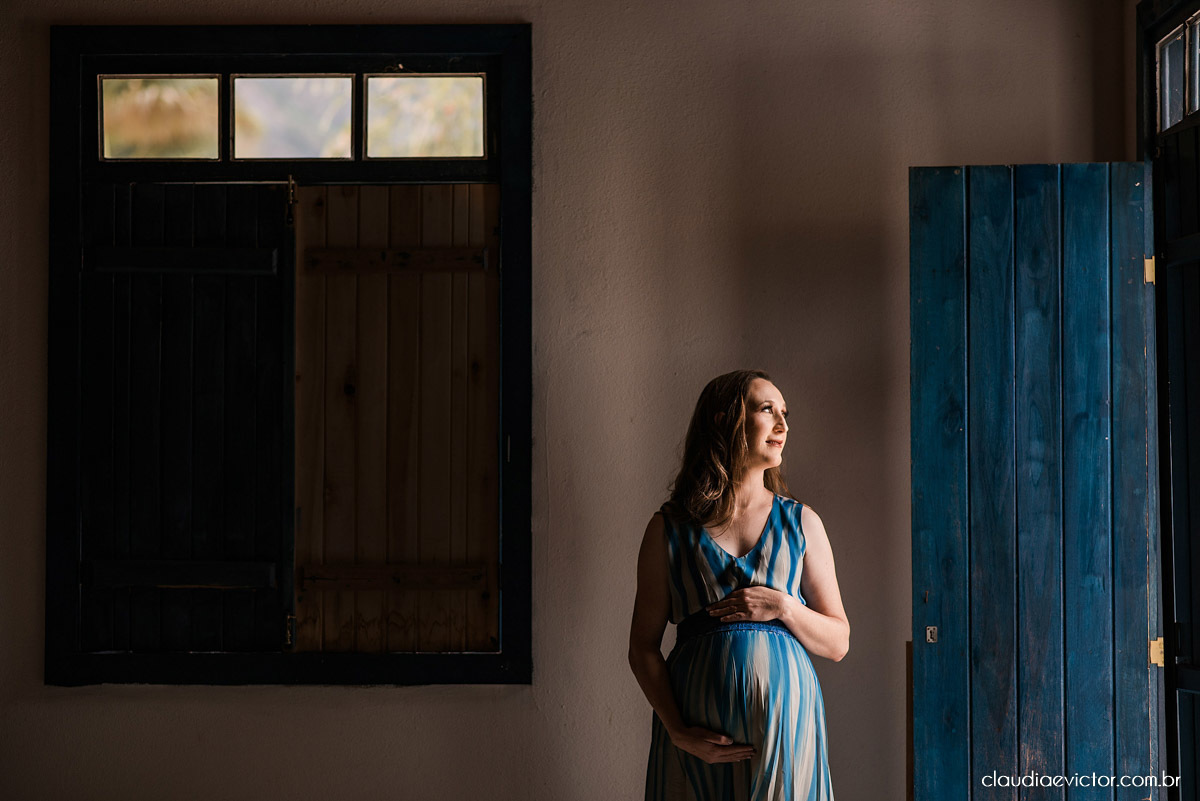 Lindo ensaio de gestante grávida feito em Ibatiba na chácara 3g feito por fotógrafos de casamento em vila velha fotógrafos de casamento em vitória fotógrafos de casamento em serra espirito santo es com por do sol e sitio fotos de familia