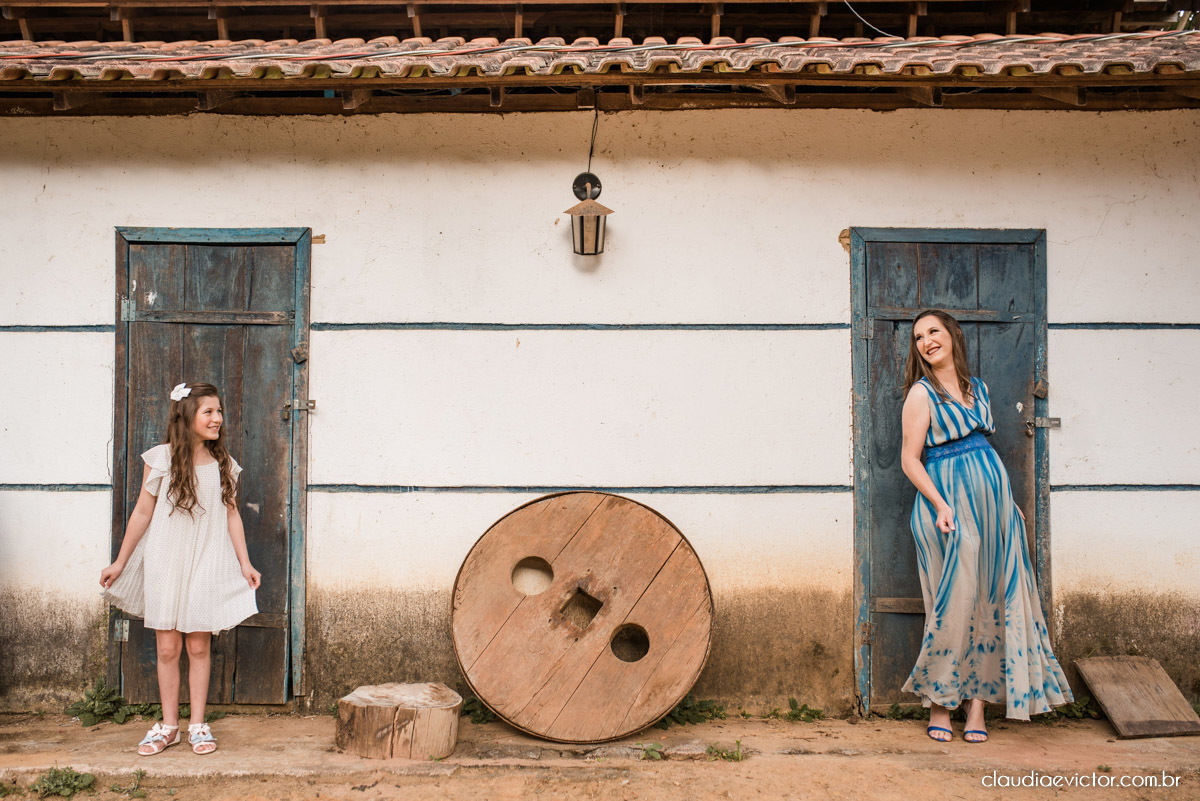 Lindo ensaio de gestante grávida feito em Ibatiba na chácara 3g feito por fotógrafos de casamento em vila velha fotógrafos de casamento em vitória fotógrafos de casamento em serra espirito santo es com por do sol e sitio fotos de familia